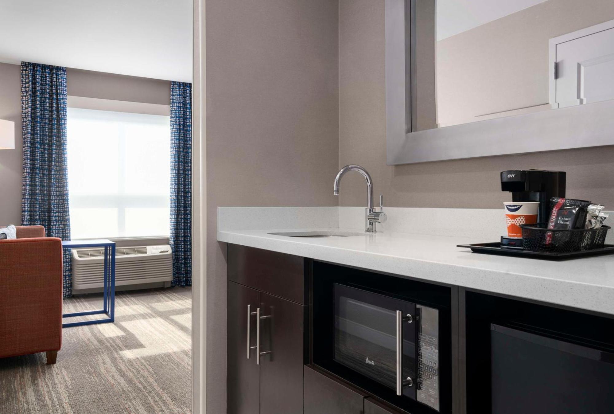Hampton Inn & Suites-Worcester, Ma Bagian luar foto