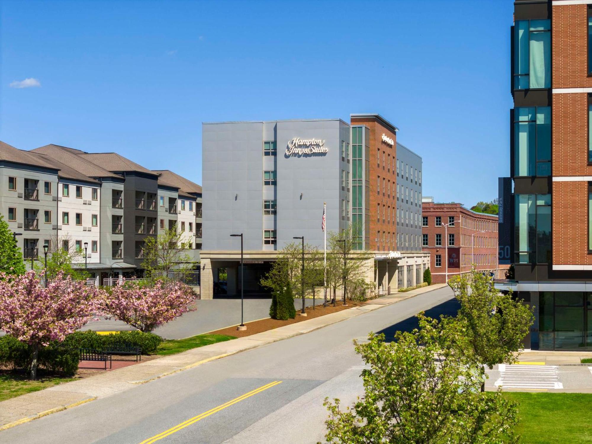 Hampton Inn & Suites-Worcester, Ma Bagian luar foto