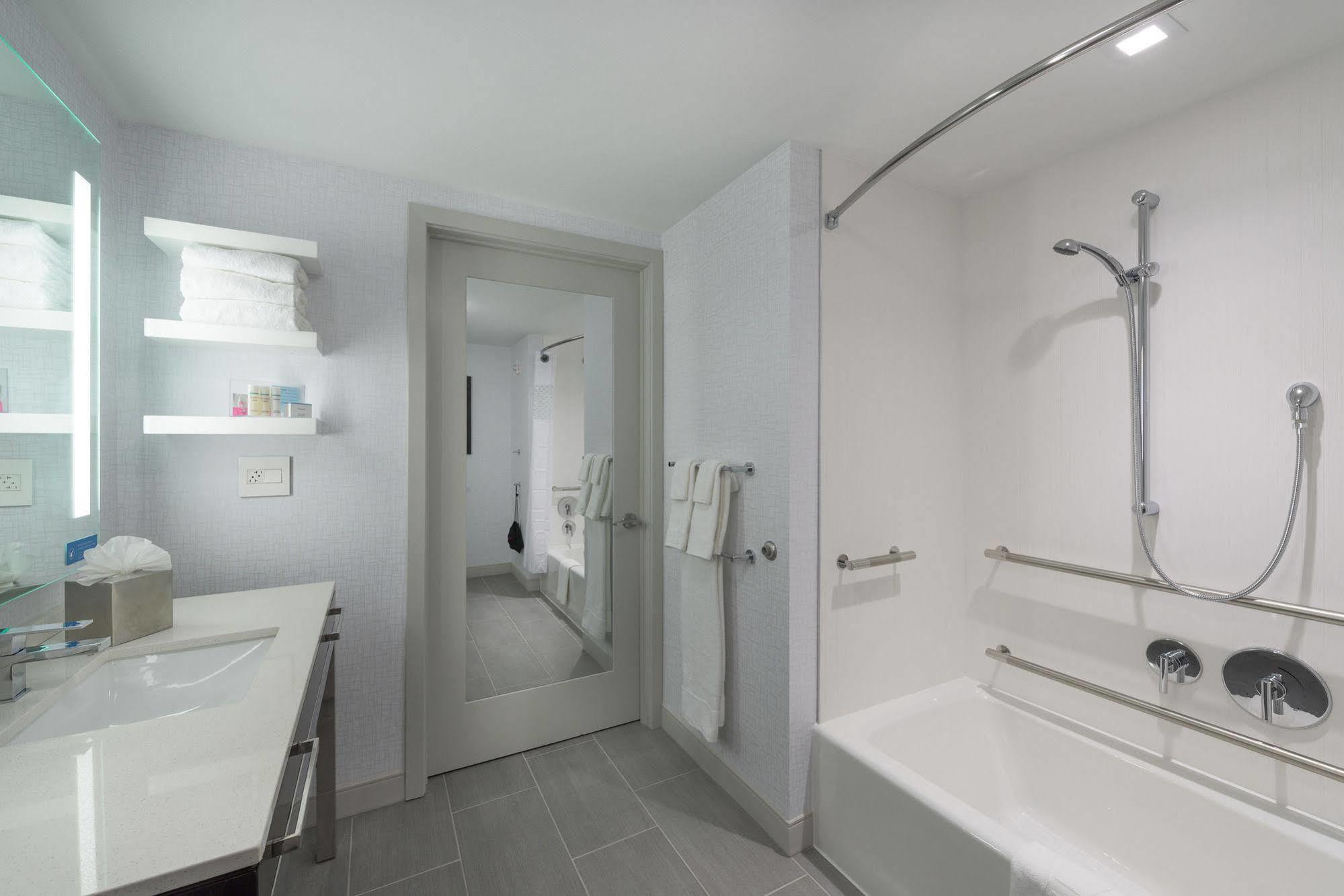 Hampton Inn & Suites-Worcester, Ma Bagian luar foto